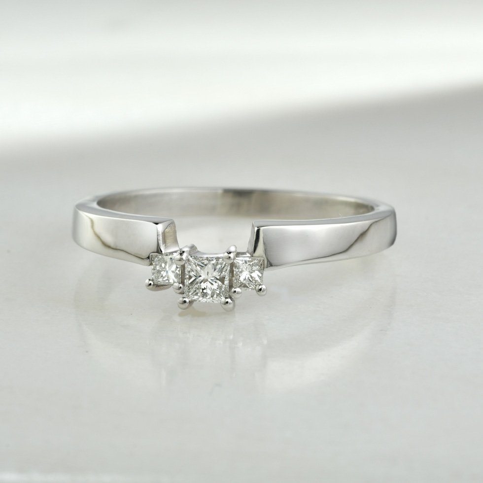 2046-diamond-wedding-ring2.jpg