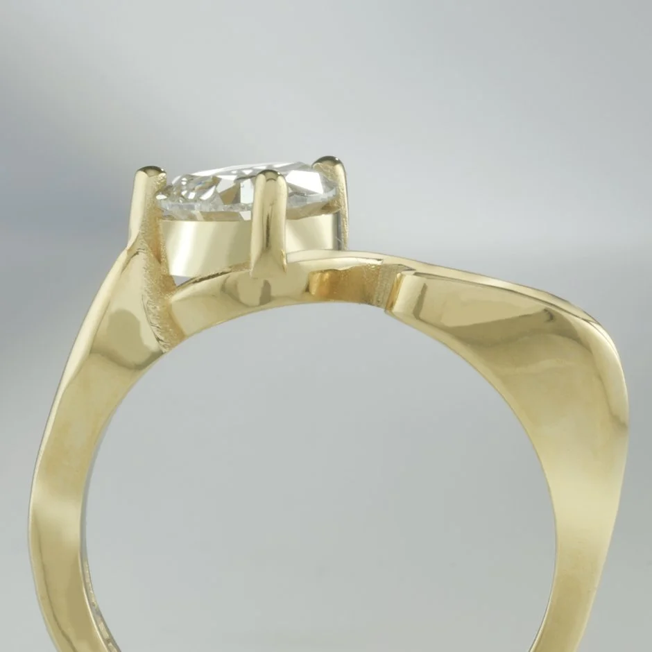 7941 pear diamond gold ring profile vers9 crop2.jpg