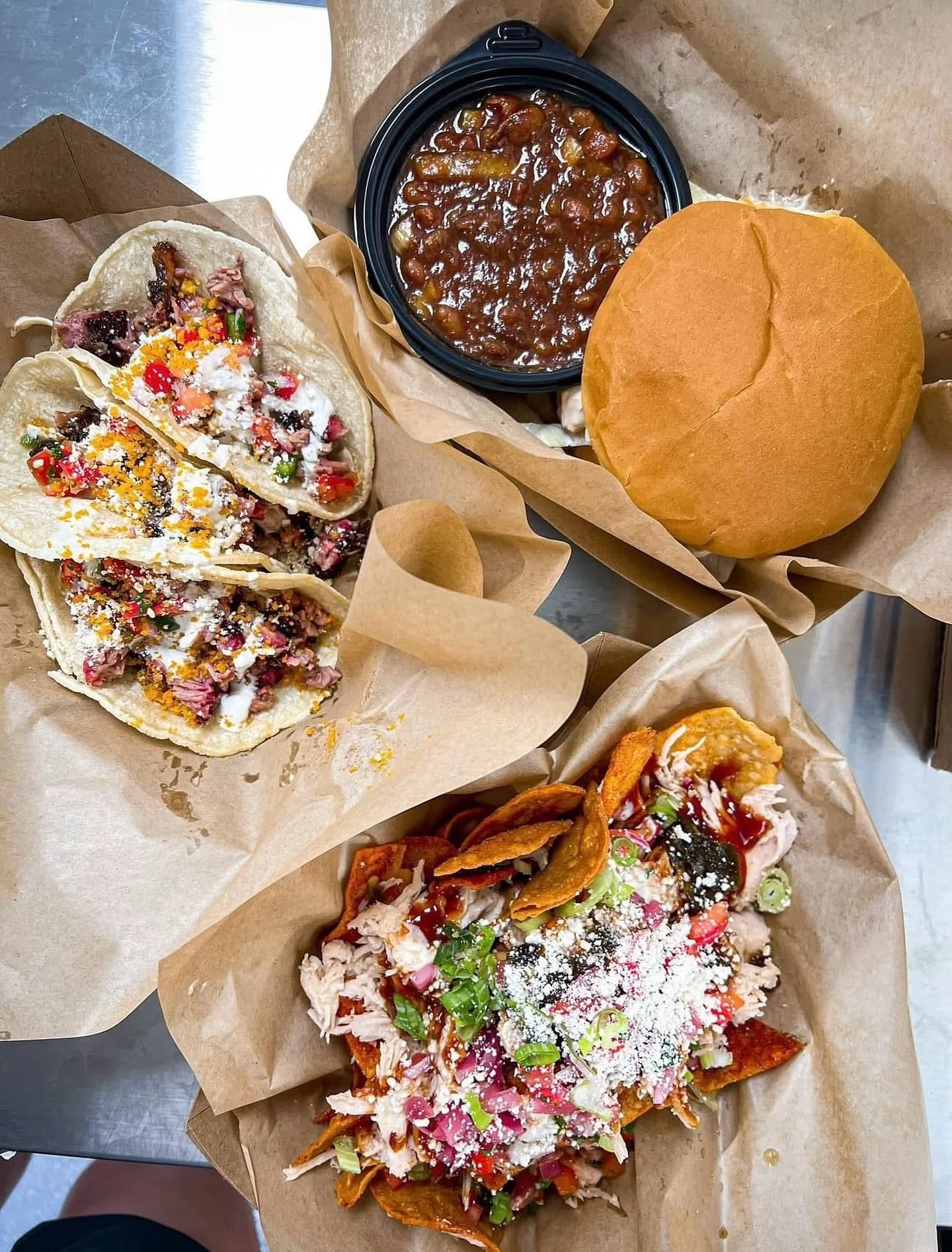 π» Halloween fun + good food = the perfect Saturday at The Edge!
Join us today from 12–4 PM for pumpkin carving, a kids’ costume contest, and festive treats with The Que Bicle — then stay for something delicious off their menu. πβ¨