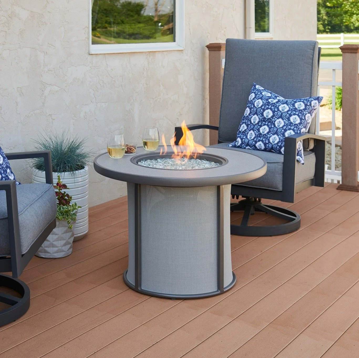 Happy December! Can you believe we are in the last month of 2024? Let's celebrate with 30% off the Stonefire fire table! This table is lightweight and easy to move, holds a propane tank inside, can be connected to your gas line. Has top of the line 1