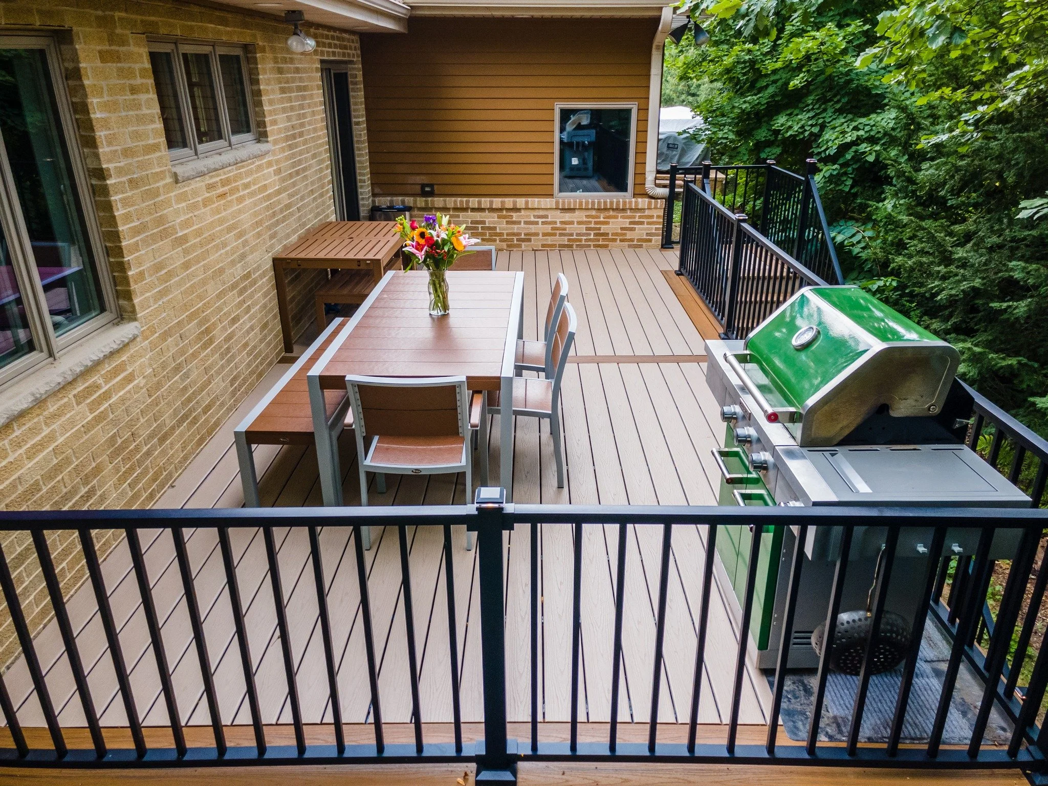 Effortless transitions from indoors to out.