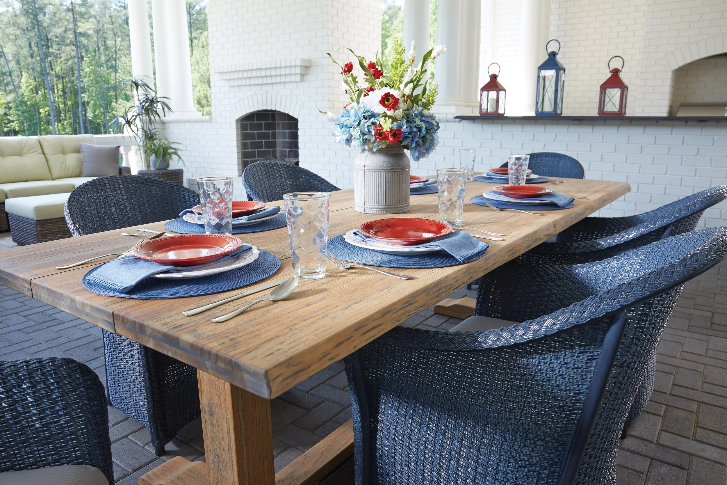 weekendretreat-dining-denim-july4-h-300dpi.jpg