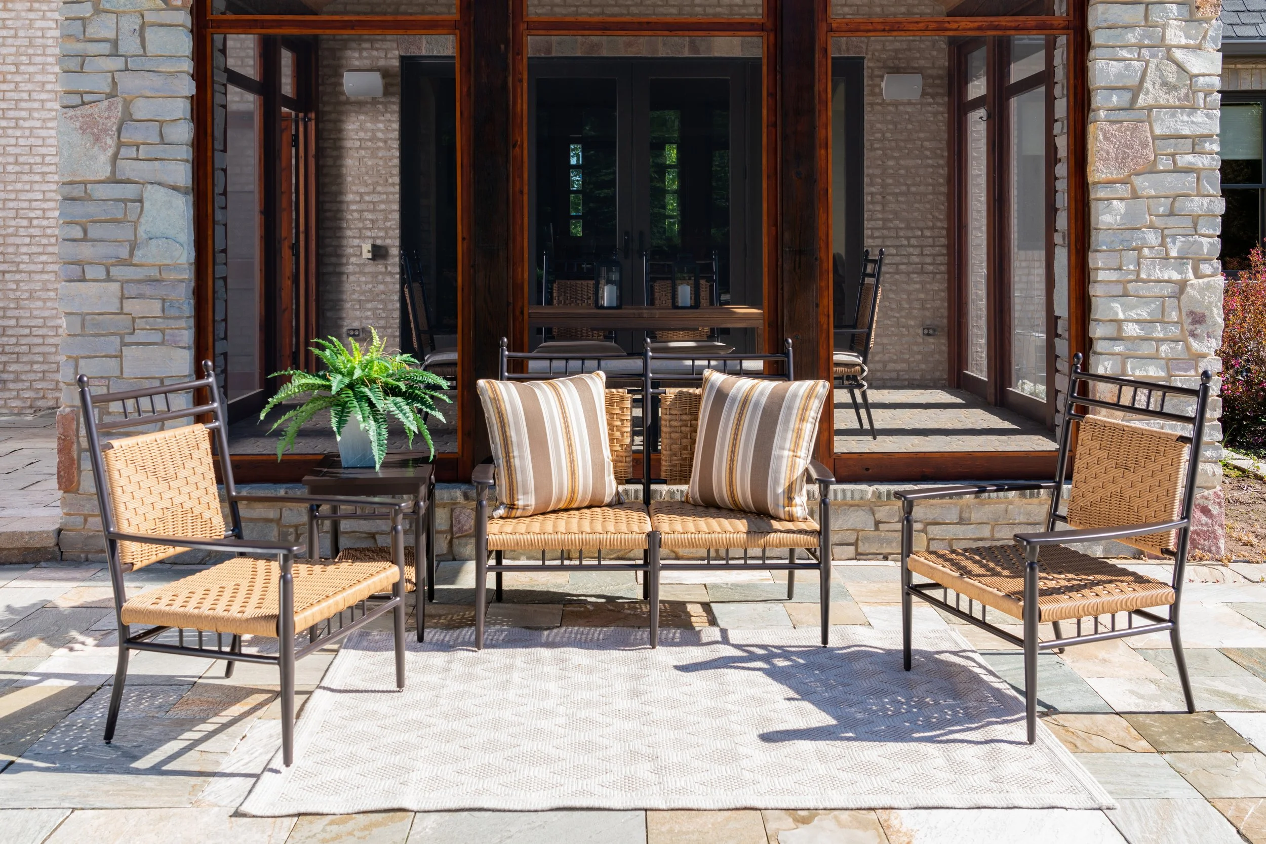 lowcountry-cushionlessseating-h-300dpi.jpg