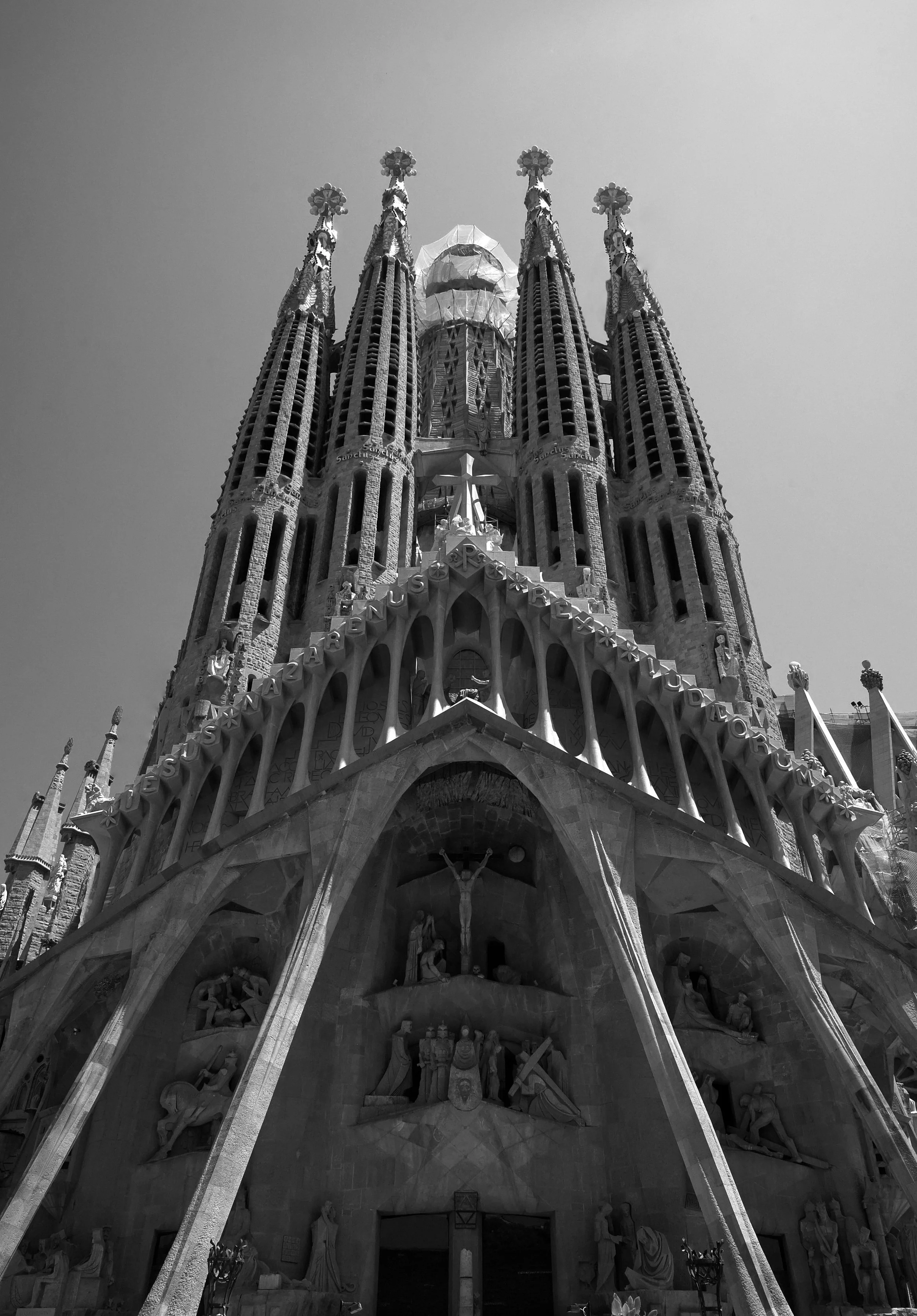 BW Sagrada Towers.jpg