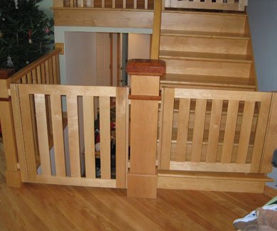 Wooden dual gate for multi level staircase