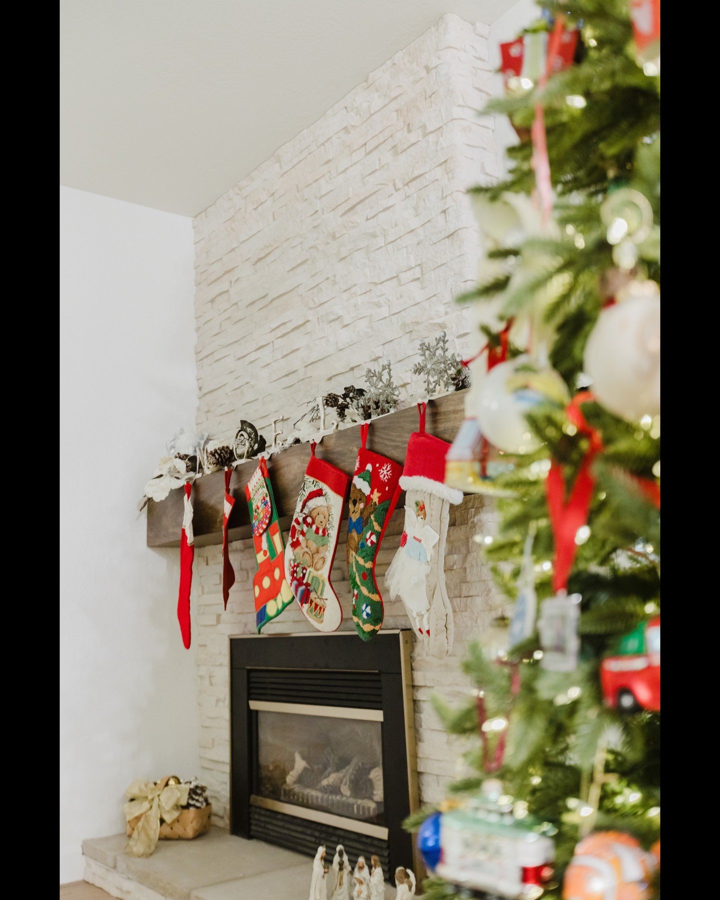 The holiday season is a time for family, friends, and home. At Benicia Home Improvement Center, we're committed to making your home a place where you love to be. Happy Holidays! http://www.beniciahomeimp.com
 

 
 
 

#HappyHolidays #HomeSweetHome