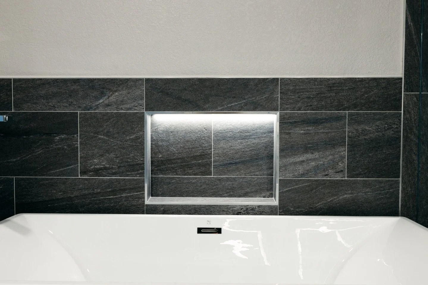 When planning a home remodel, don't forget about lighting. The right lighting can make a room feel larger and more inviting. http://www.beniciahomeimp.com
 

 
 
 

#HomeRemodel #HomeImprovement