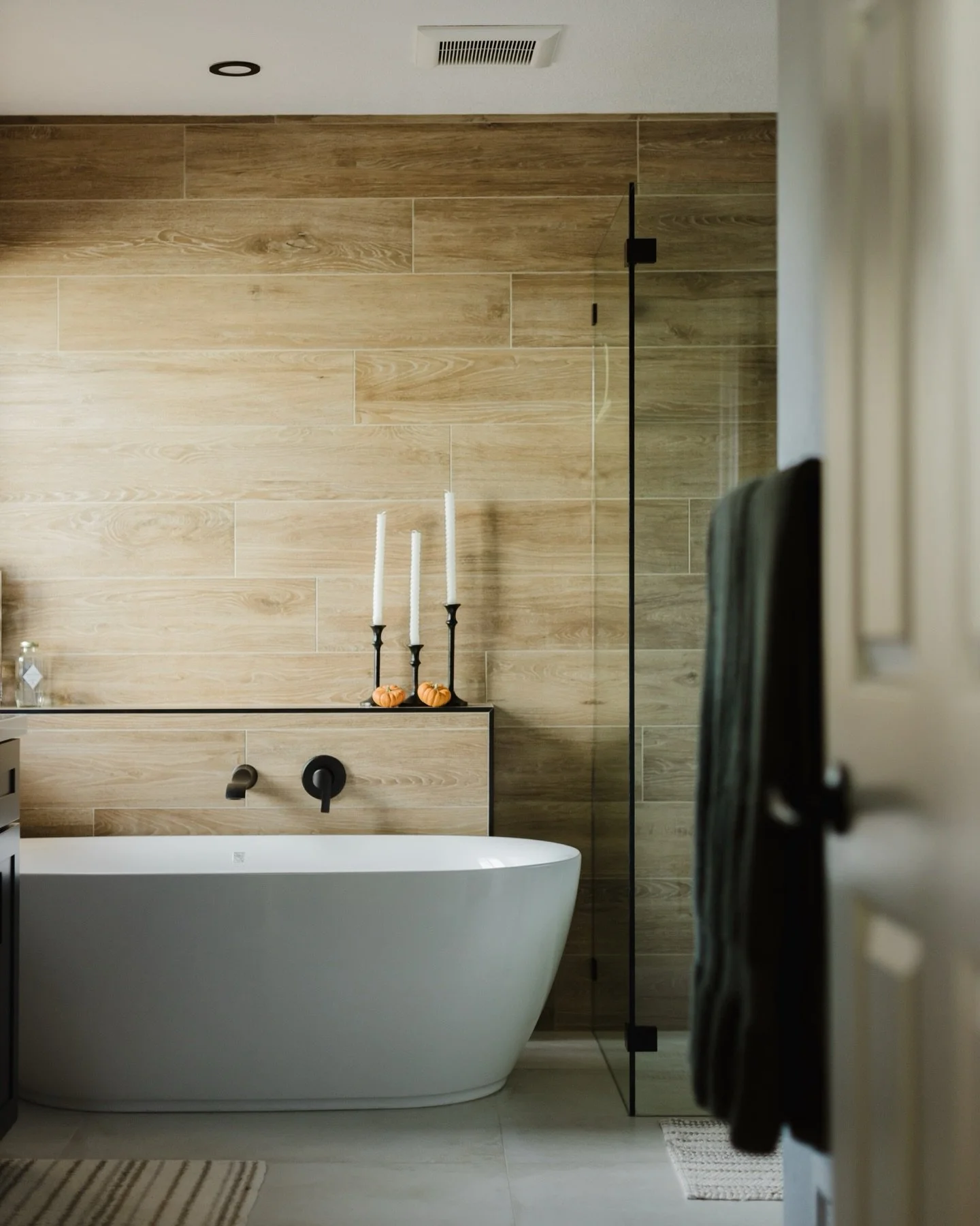 If you&rsquo;re going to upgrade one, why not the other? We loved this Benicia master and hall bath combo! 

If you&rsquo;re on the fence on where to start on your remodel, what bathroom to do first, or you&rsquo;re having difficulty deciding, our de