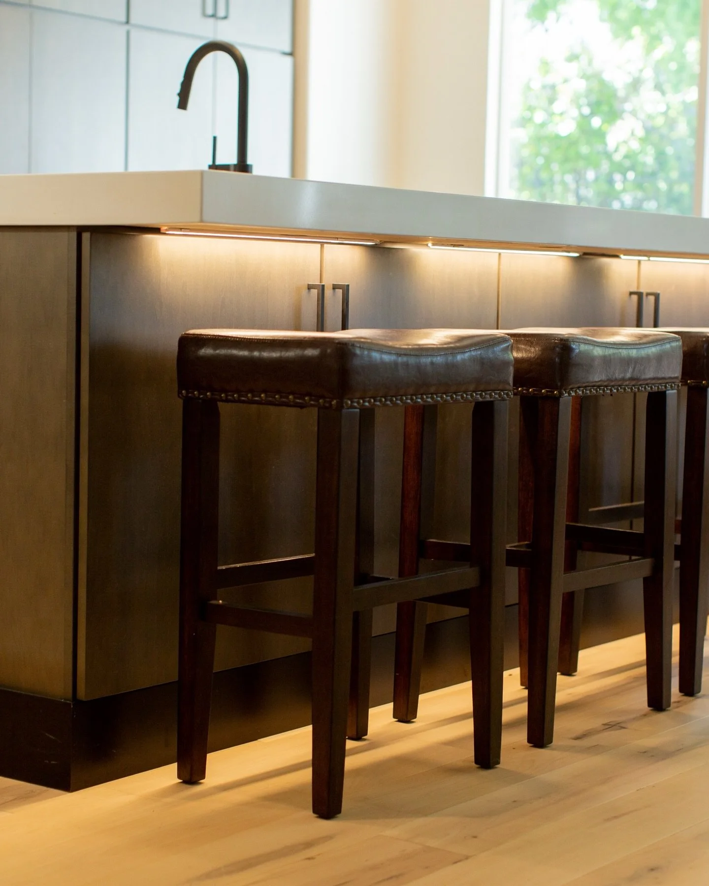 Sleek design, all the lighting you could need, and a custom bench/breakfast nook to tie it all together! 

Ready for your remodel? Give us a call or pay us a visit!

Benicia Home Improvement, Benicia kitchen remodel, Bay Area kitchen remodel, custom 