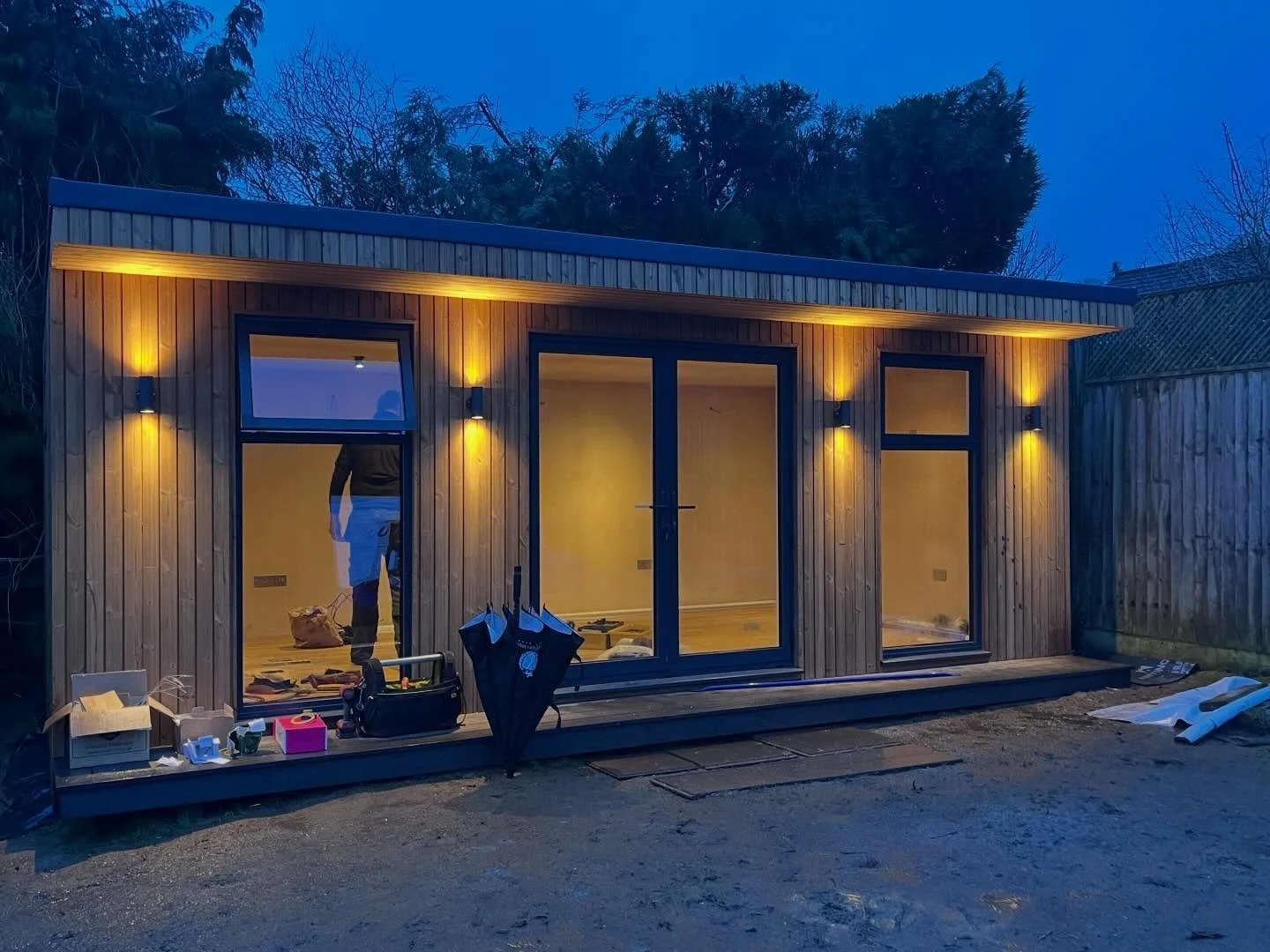 We are really looking forward to telling you about this spectacular room in St Albans that is nearing completion. Should be finished off tomorrow&hellip;. #gardenroom #modegardenrooms #welwyngardencity #hertfordshire #gardenoffices