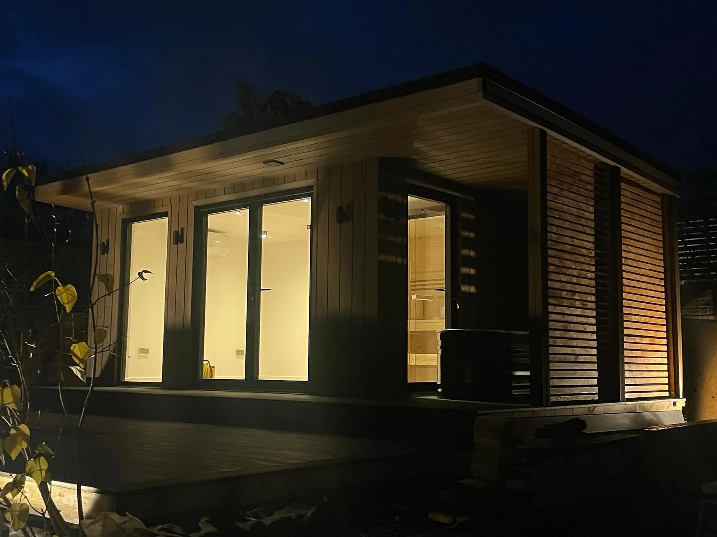 Sneak preview of this lovey sauna and gym over in Ware. More pics to follow&hellip;.#modegardenrooms #gardengym #gardenroom #gardensauna