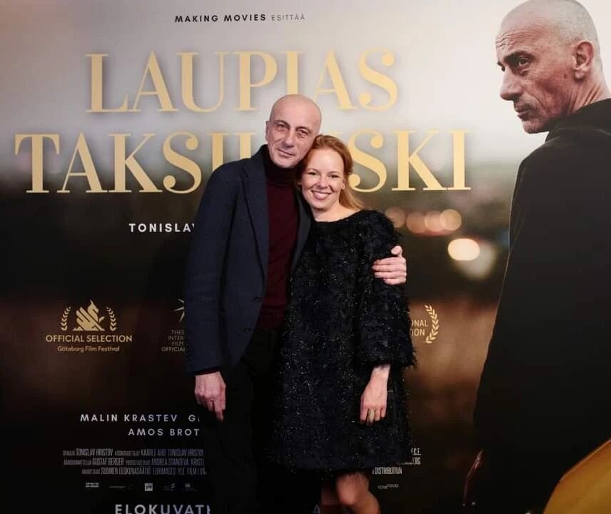 B-Plan Distribution 
Making Movies tuotanto, Tonislav Hristov ohjaus &quot;Laupias taksikuski&quot; ens-ilta 17.2.

Kuvassa p&auml;&auml;n&auml;yttelij&auml;t Malin Krastev &amp; Alma  P&ouml;ysti @almapoysti
.
.
Tonislav avaa elokuvansa &quot;Laupia