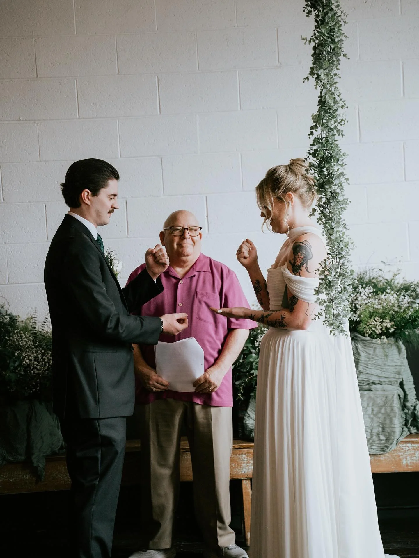 iconic moments from the most iconic bride / couple in my career (my sister) !!! 

#portlandwedding