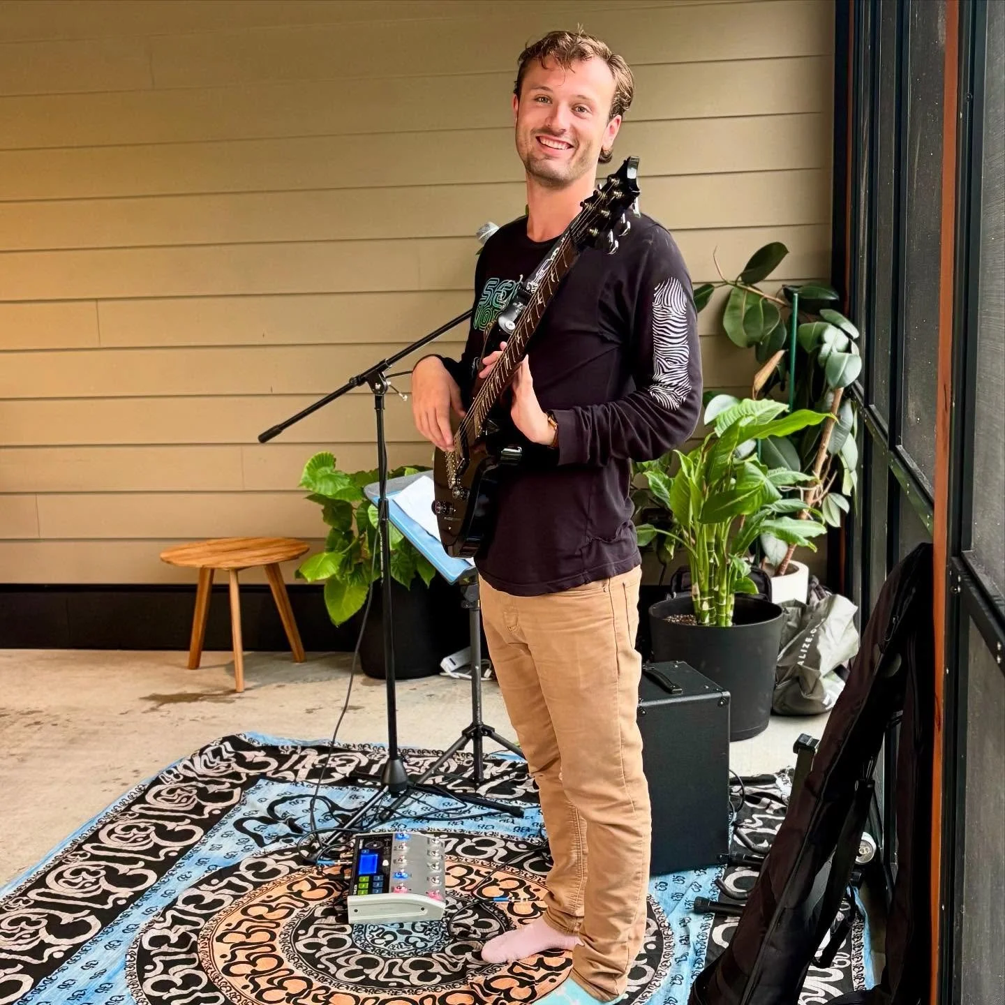 Live Music with Nick Saulpaugh