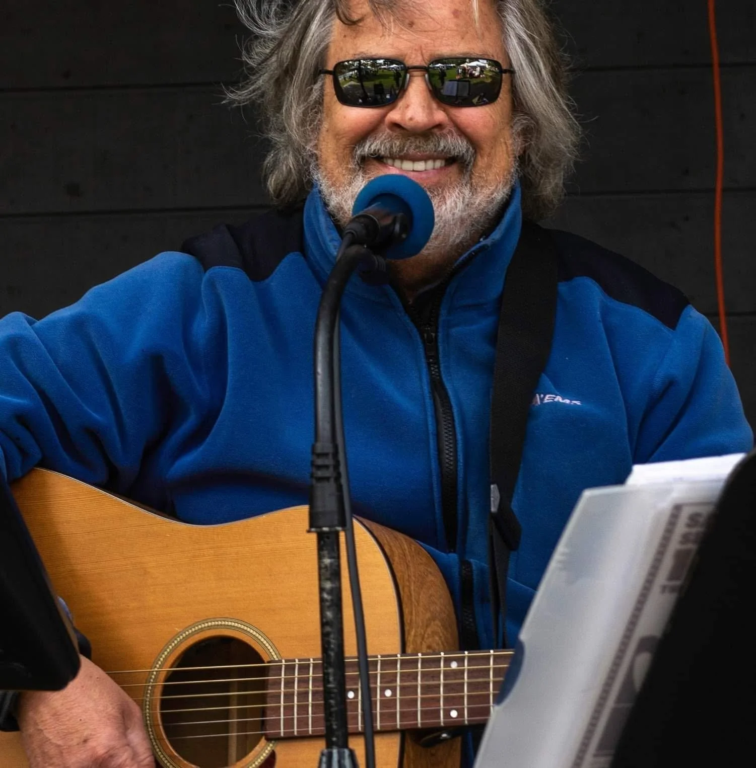 Live Music with Wayne Failing