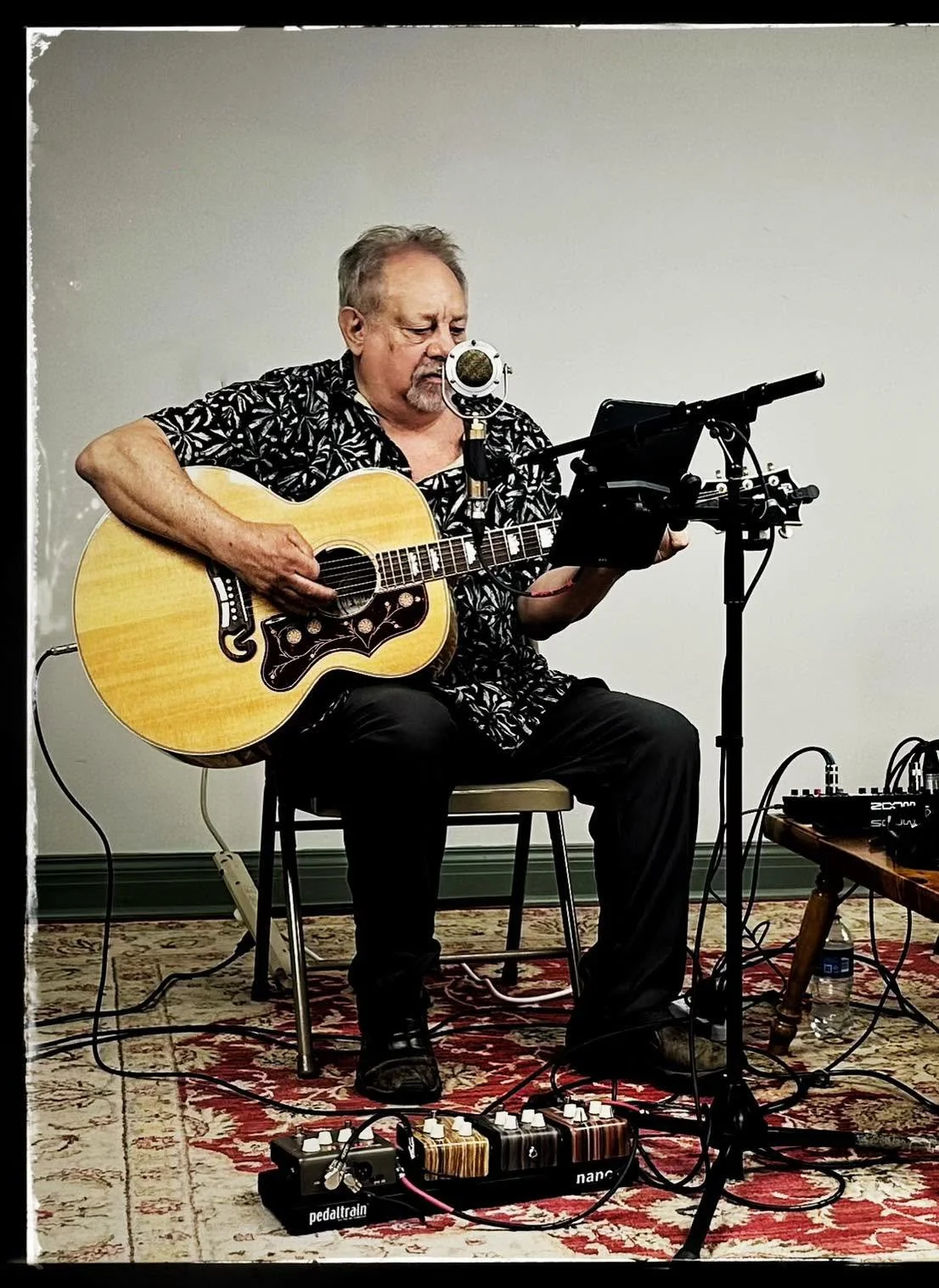 Live Music with Carl Rubino