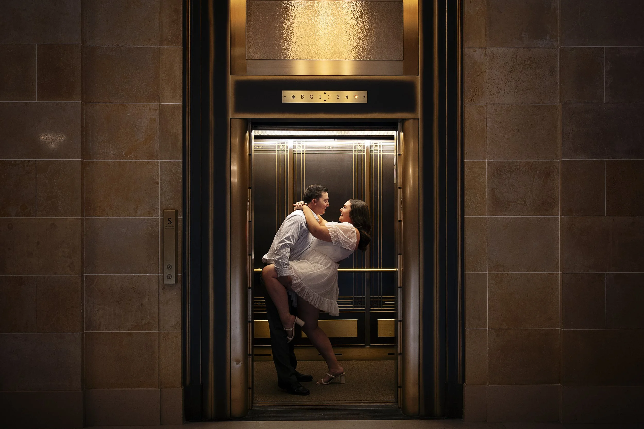 Mackenzie &amp; Nick | A Sophisticated Engagement Session in Madison, WI