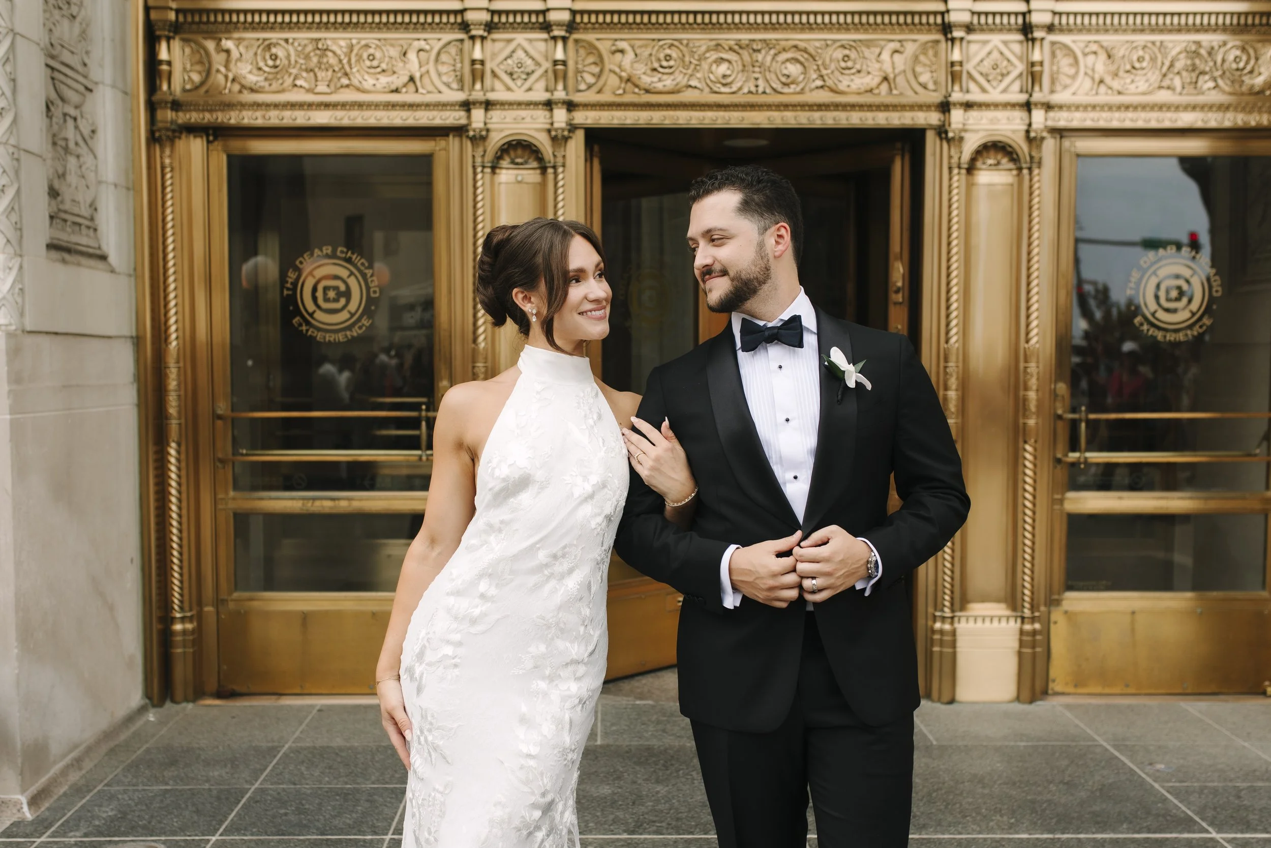 Hannah &amp; Isaac | A Chic Jewish Wedding in the Heart of Chicago at Offshore Rooftop