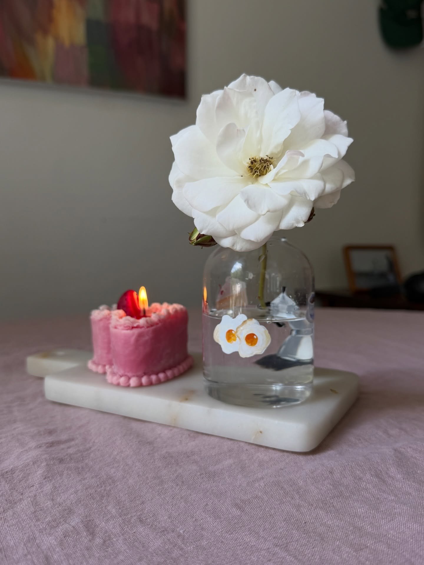 New breakfast bud vase 🍳🥓🌸🍰 experimenting with oil-based enamel paints and I am in love