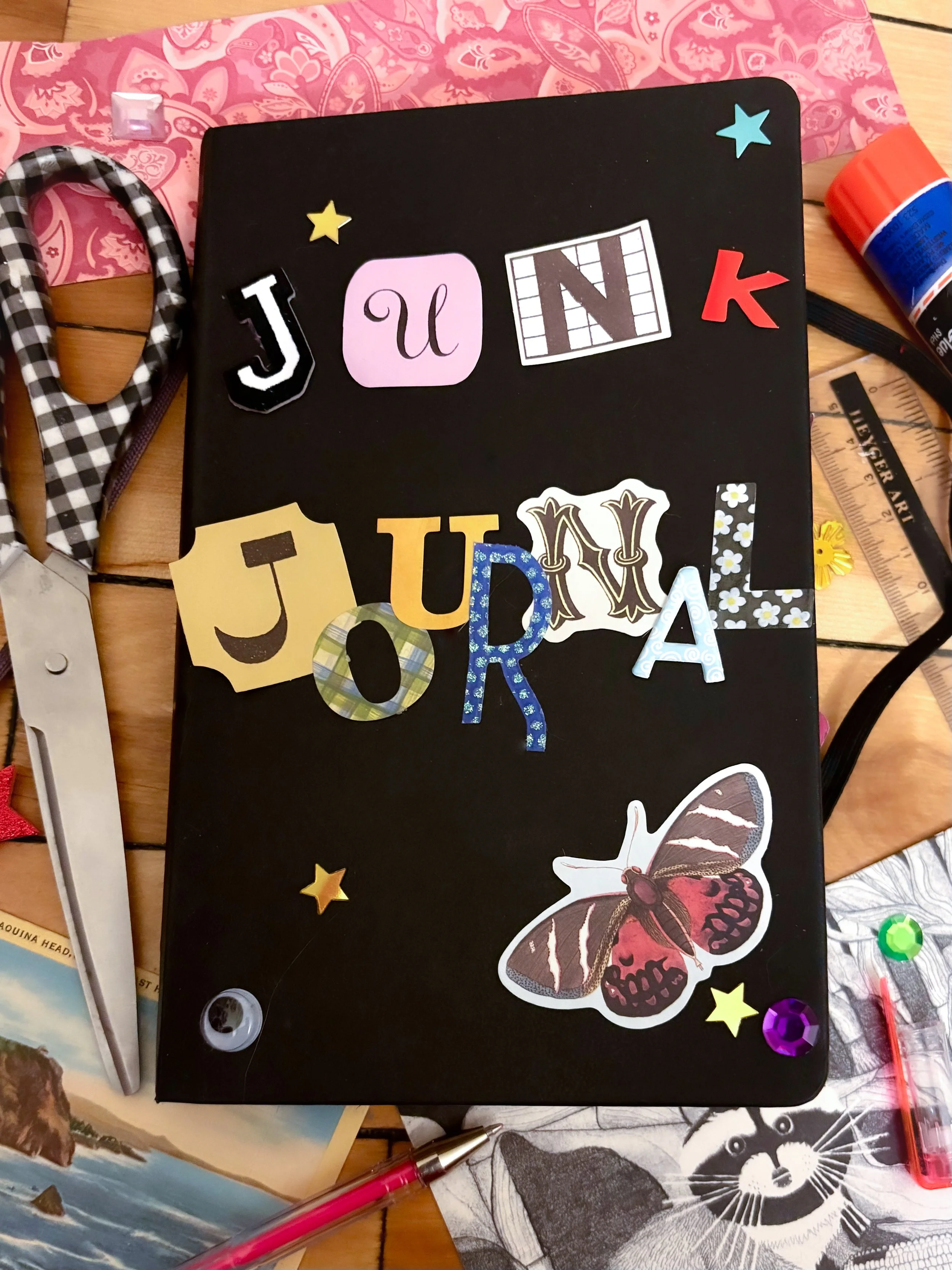 Koselig crafts at Happy Hour