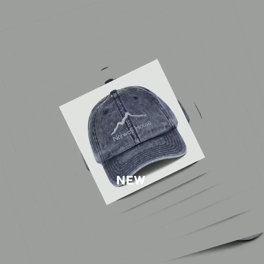 🎉March Member Month offers you won't want to miss 🎉

💙🏡 Enjoy exclusive benefits like 20% off gifted memberships, $10 savings on membership when you donate to the CES Food Drive, and 25% off Norway House Store products. Don't miss out on this opp