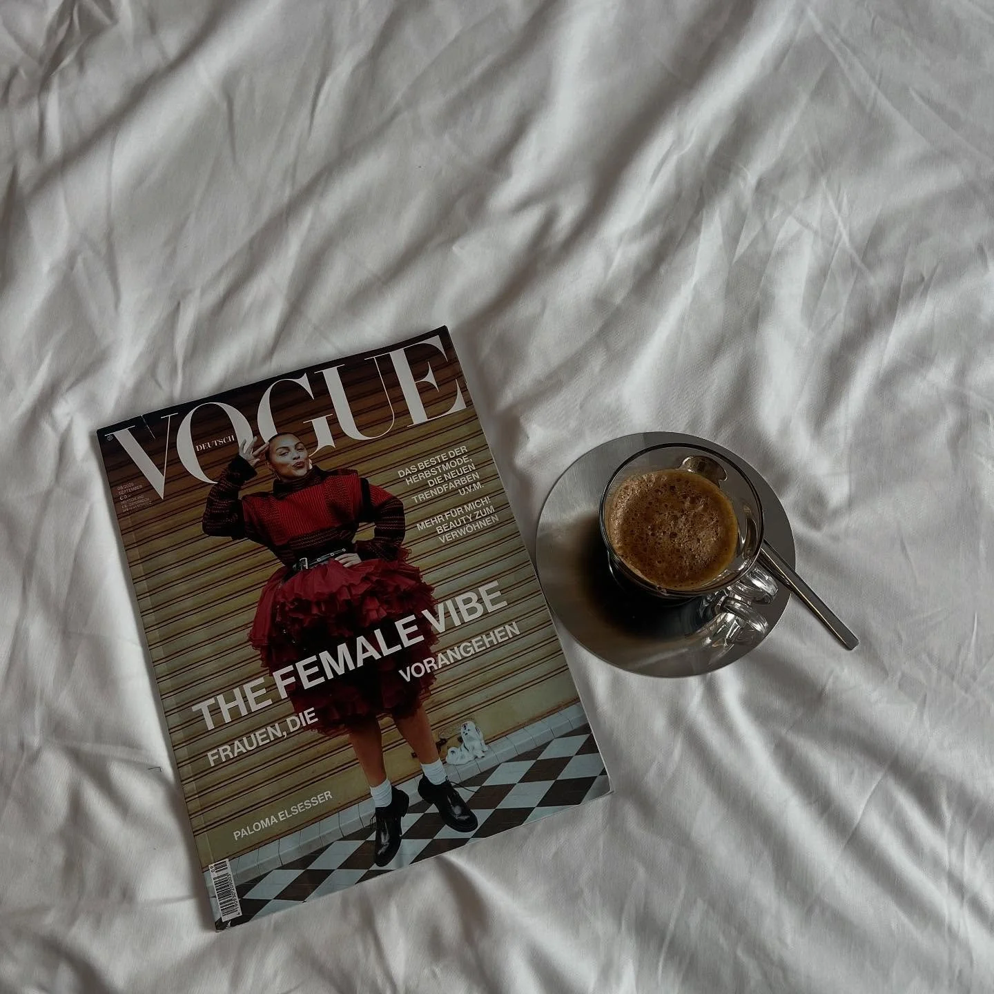 Sundays are for Vogue @voguegermany 🤍

#vogue #fashion #sunday #lifestyle #blogger