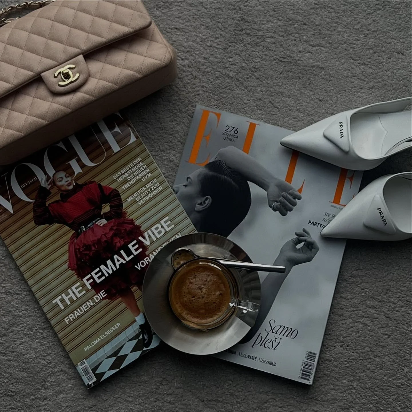 My creative mess 🦄 

#chanelclassicflap #prada #moodboard #vogue #elle #fashion #lifestyleblogger