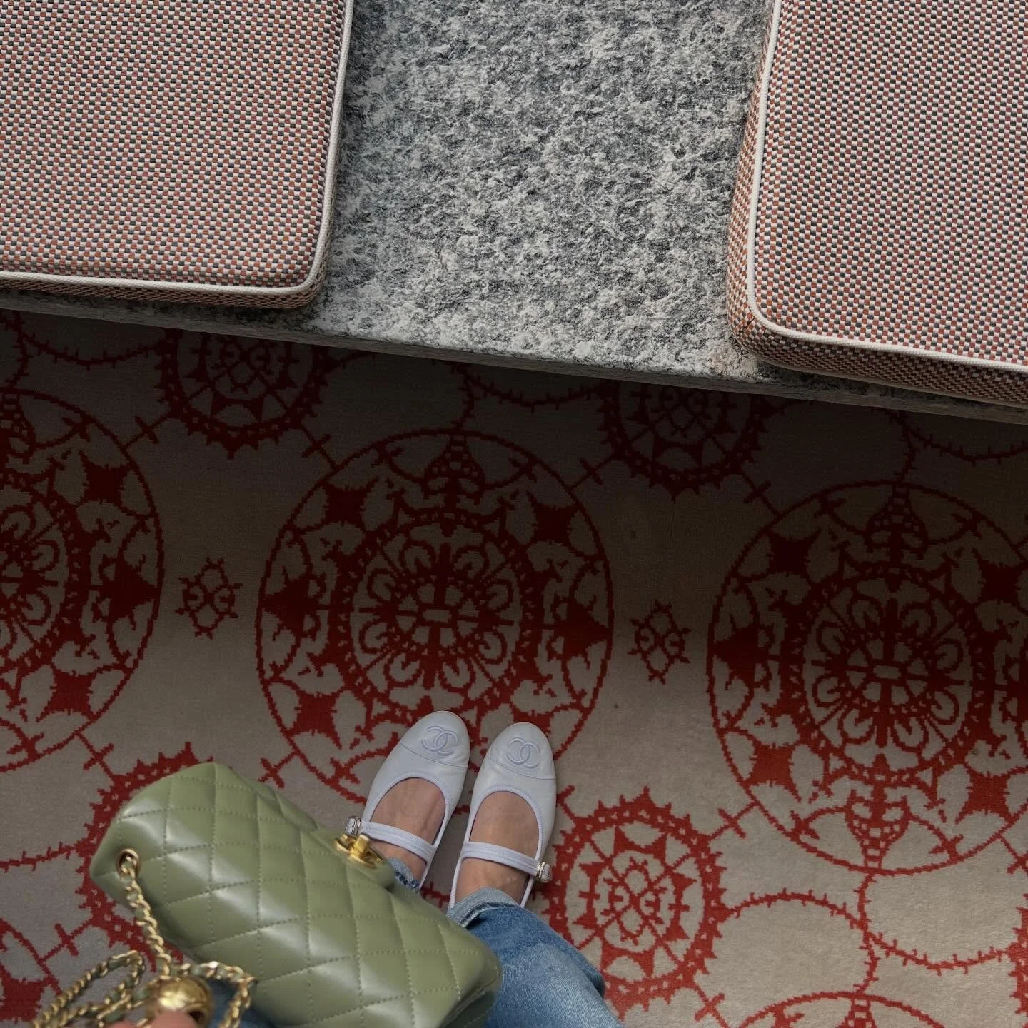 Spring on my feed 🤍

#spring #switzerland #swisslifestyle #chanel #ootd