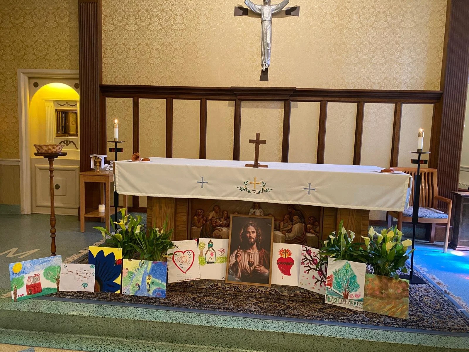 altar 1.jpg