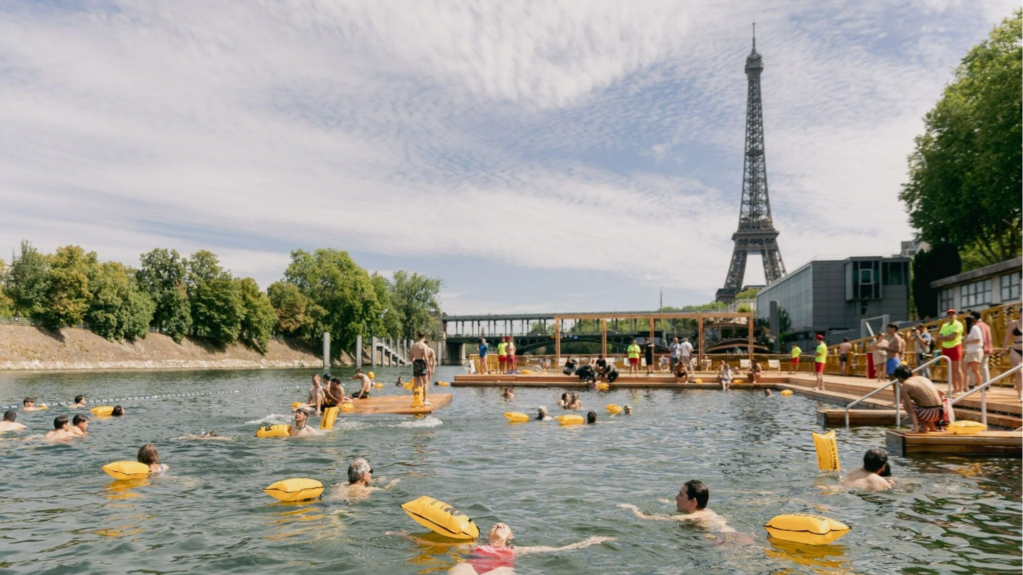 Historisch: na 100 jaar weer zwemmen in de Seine