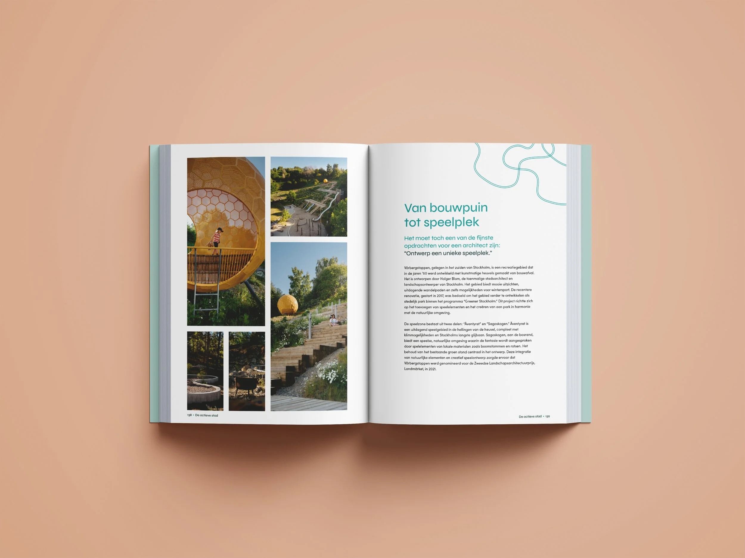 Open magazine met foto's van een speeltuin en tekst over de ontwikkeling van een speelplek in Stockholm.