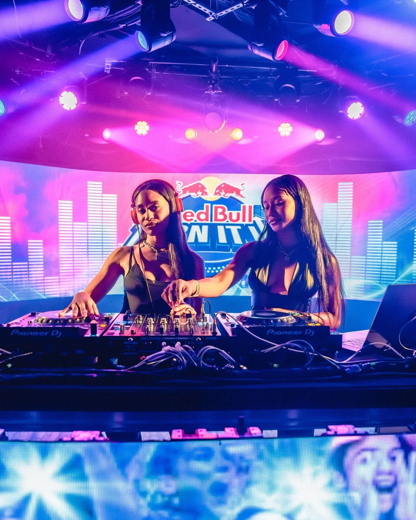 @redbull Turn It Up 🔥

Location: @bellyupaspen 
Client: @redbullusa 
Event: Turn It Up Aspen

Aspen Marketing Agency
Aspen Photographer
Aspen Videographer 
Aspen Event Photographer 
Aspen Social Media Agency