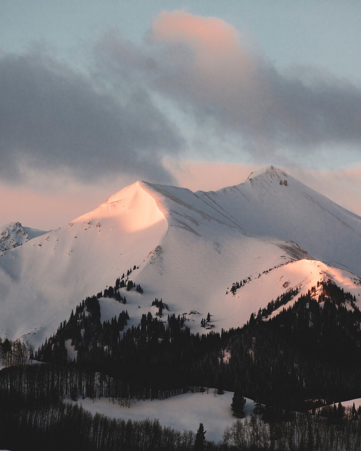 Some days it&rsquo;s brand campaigns. Some days it&rsquo;s chasing the light just because we can.

A few frames from the place we call home. Aspen never gets old.

High West Studios | Aspen photography, videography + creative production.

#AspenPhoto