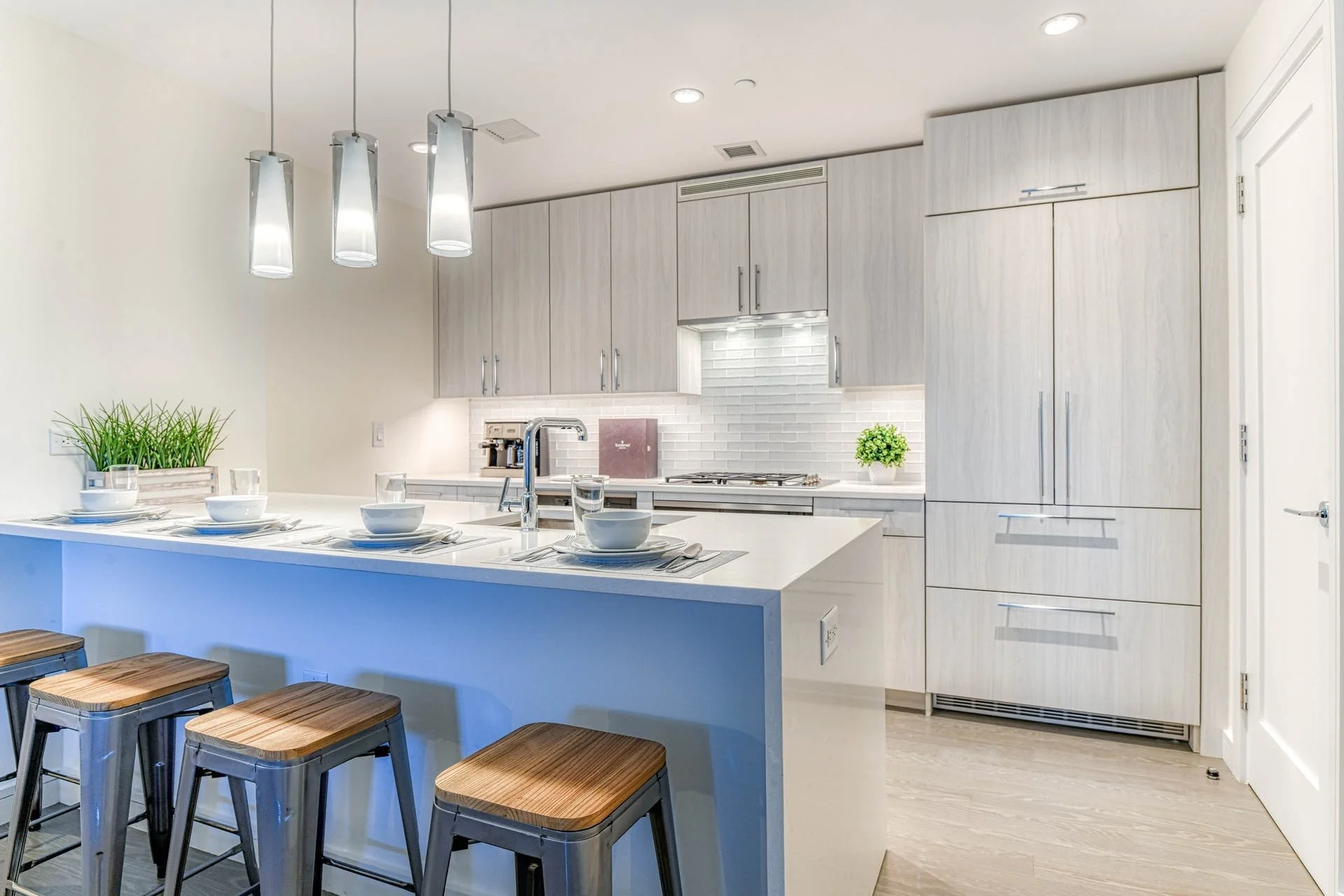 30 Melrose Ter. Unit 413