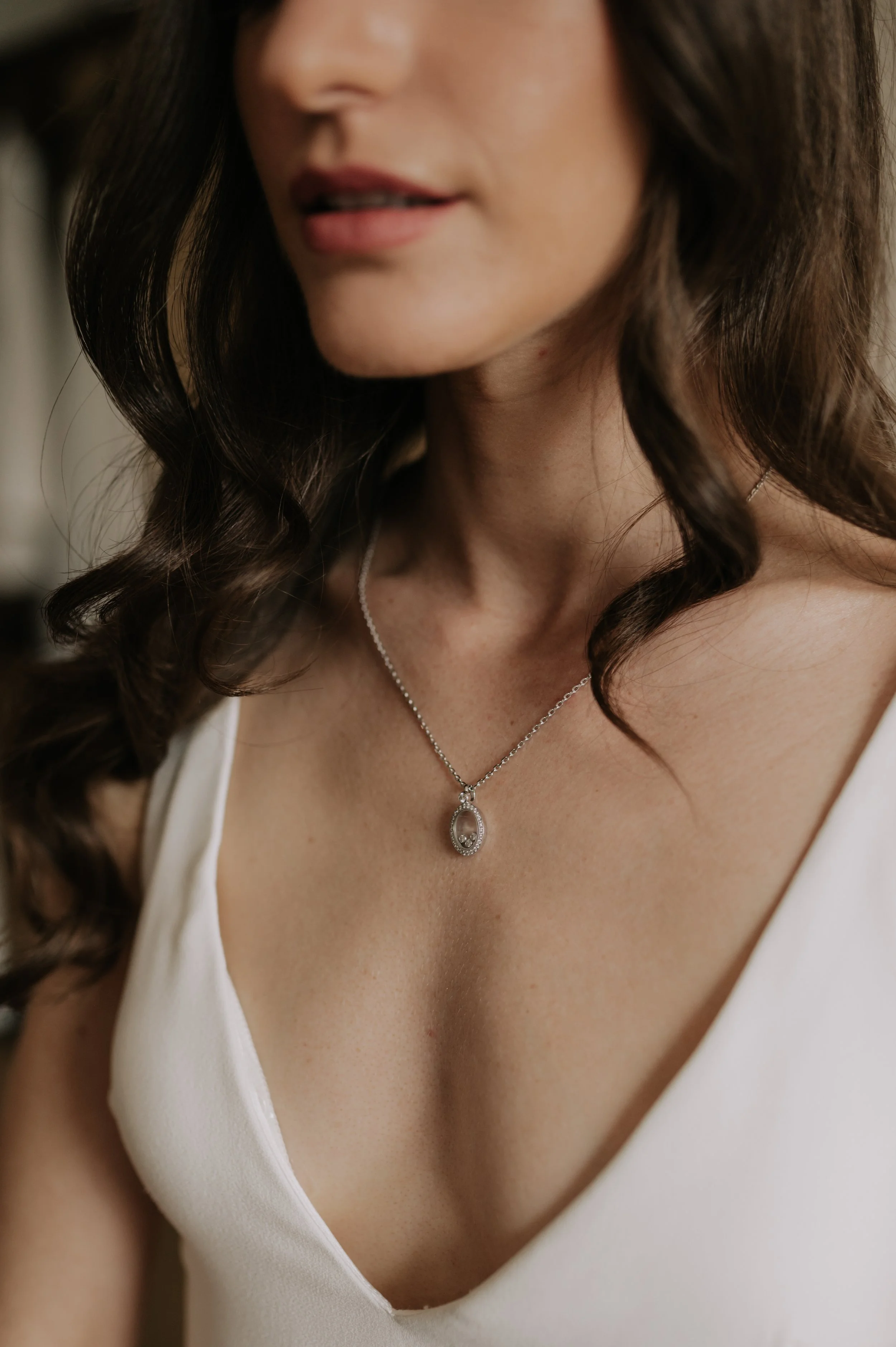 London wedding at Marylebone Town Hall necklace on bride