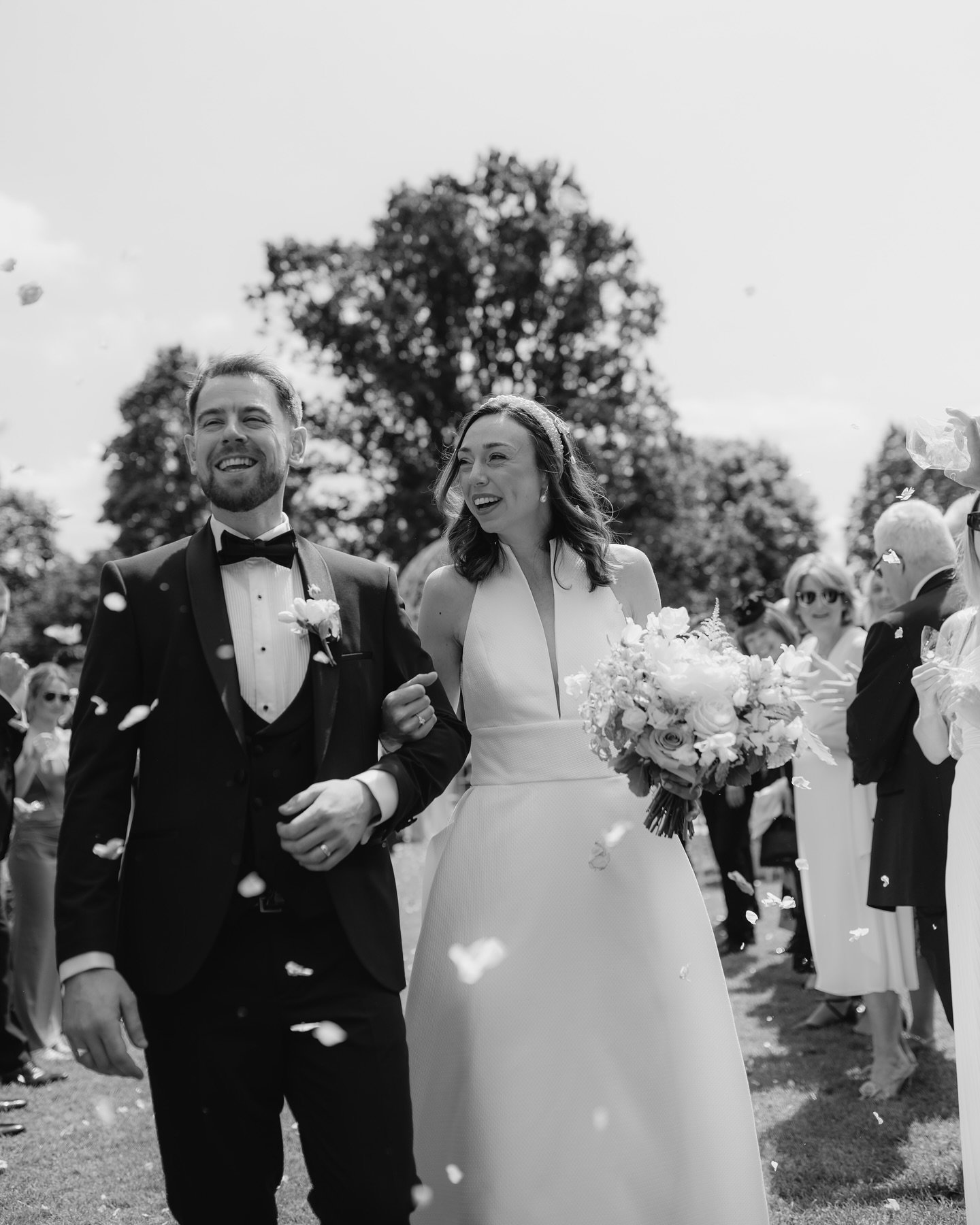 A selection of frames I love from last Saturday&rsquo;s wedding 💫 

Steph and Matt had such a gorgeous day. I love it when my couples opt for black tie attire for their guests. It gives people a chance to proper dress up and I love seeing all the di