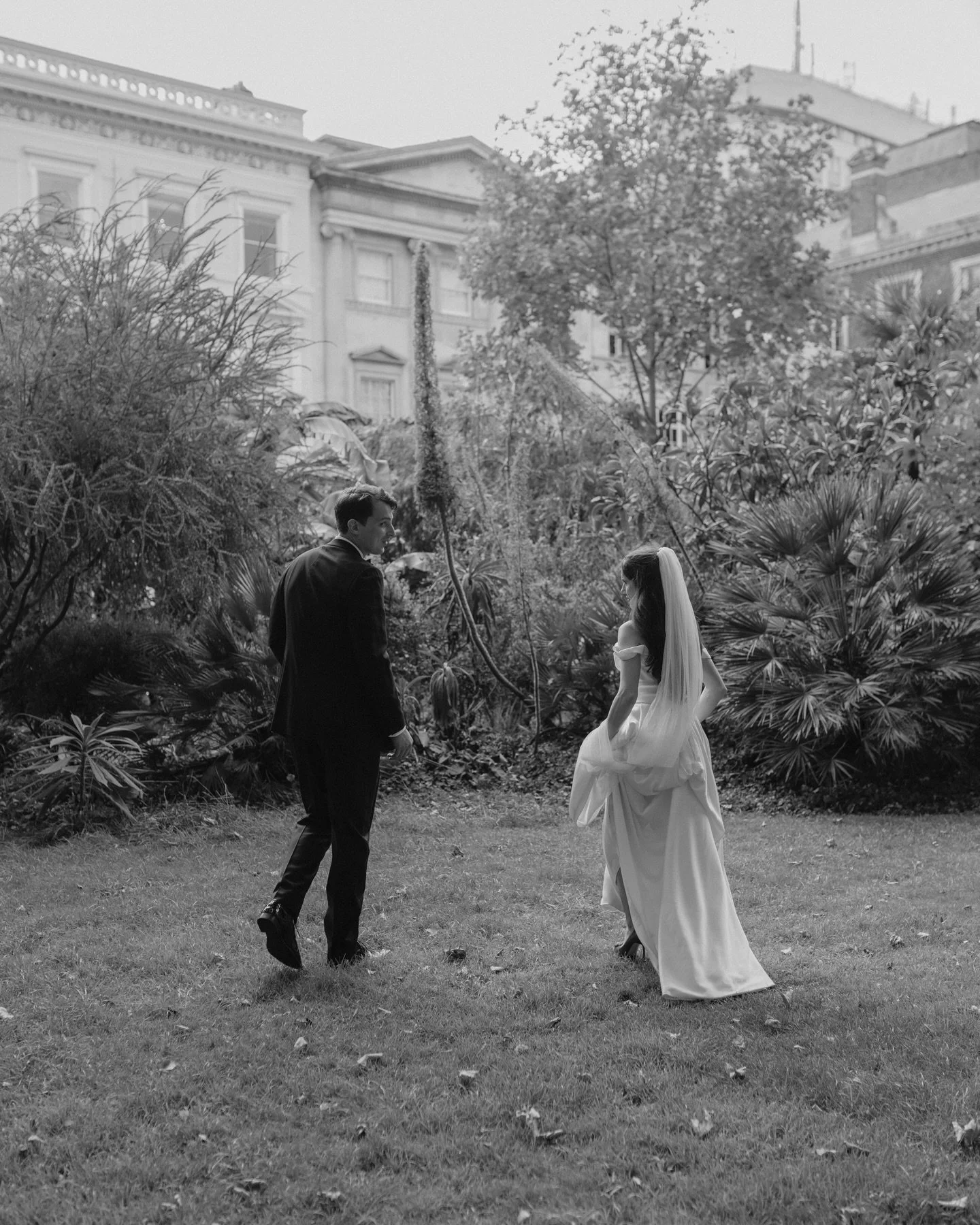 Amy &amp; Jack gathered their closest friends and family in the heart of London for their heartfelt and elegant black tie wedding. It truly was an incredibly joyful day that was an absolute dream to photograph. More than just how it looked, which you