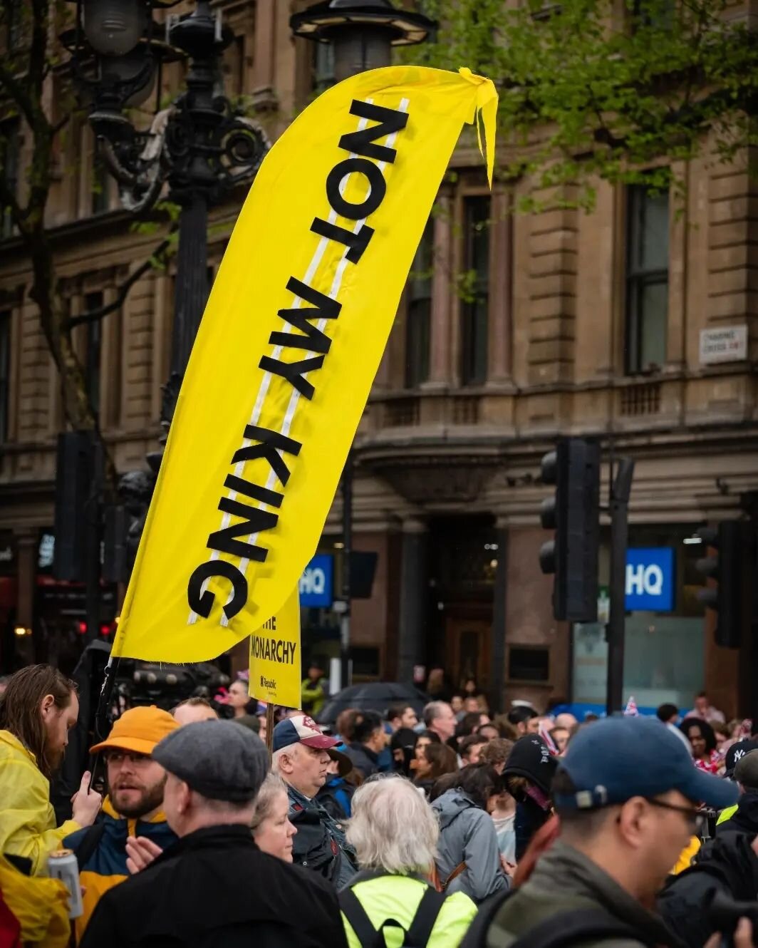 ⠀⠀⠀⠀⠀⠀⠀⠀
============================
⠀⠀⠀⠀⠀⠀⠀⠀⠀
📍 Trafalgar Square, London, UK 🇬🇧
⠀⠀⠀⠀⠀⠀⠀⠀⠀
📷 Keir Gravil (@keirgravil)
⠀⠀⠀⠀⠀⠀⠀⠀⠀
📅 May 2023
⠀⠀⠀⠀⠀⠀⠀⠀⠀
============================
⠀⠀⠀⠀⠀⠀⠀⠀
Protestors from Republic (@republiccampaign) demonstrate