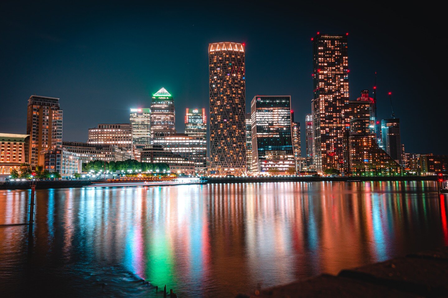 ⠀⠀⠀⠀⠀⠀⠀⠀
============================
⠀⠀⠀⠀⠀⠀⠀⠀⠀
📍 Canary Wharf, London, UK 🇬🇧
⠀⠀⠀⠀⠀⠀⠀⠀⠀
📷 Keir Gravil (@keirgravil)
⠀⠀⠀⠀⠀⠀⠀⠀⠀
📅 May 2023
⠀⠀⠀⠀⠀⠀⠀⠀⠀
============================
⠀⠀⠀⠀⠀⠀⠀⠀
A night-time stroll along the Thames at Rotherhithe
.
.
.
.
