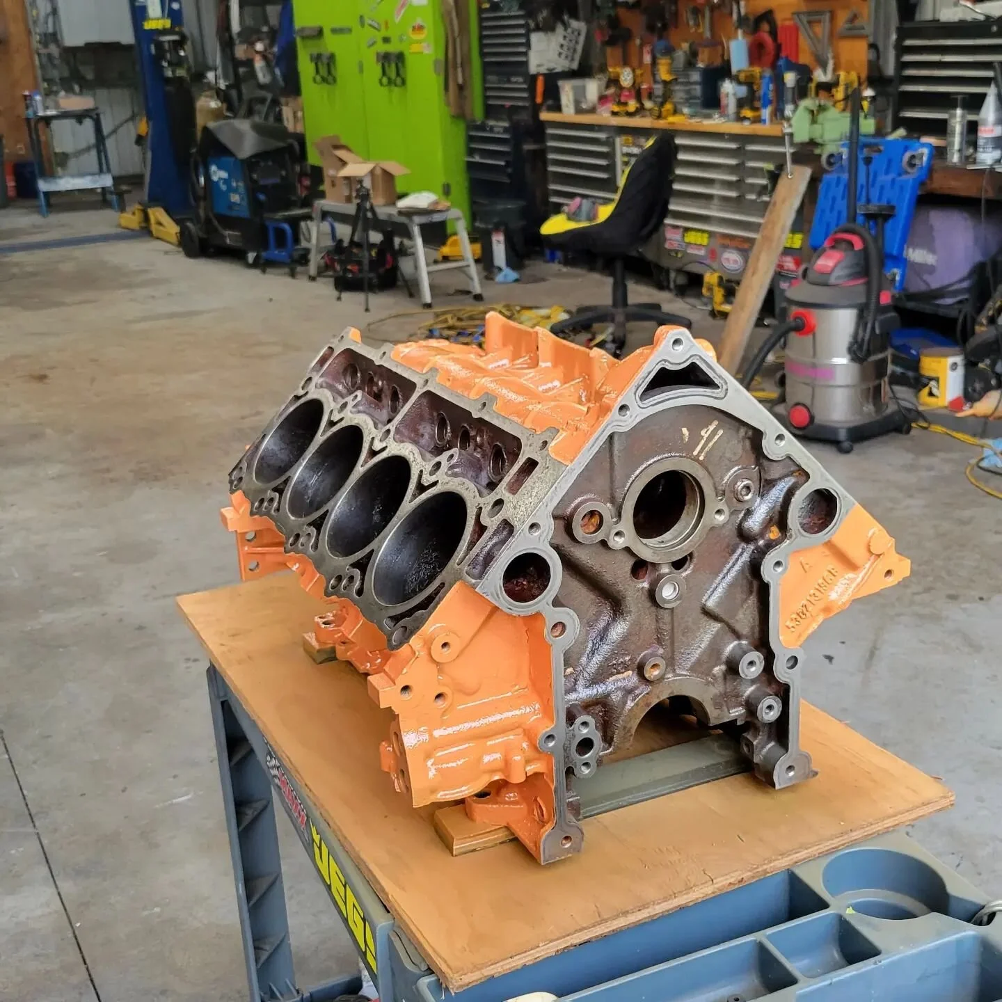 Making progress on the engine block coffee table. #engineblockcoffeetable #engineblock #hemi #mopar #moparornocar #mopargarage #southkona #bigisland #hawaii #Aloha