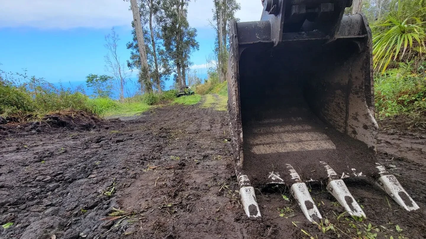 One of those days... #cat305 #hawthornecat #caterpillar #digging #mud #southkona #bigisland #Hawaii #Aloha #workflow