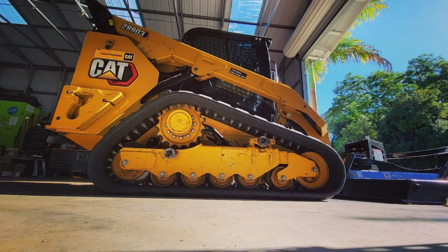 Off to mow. #cat289d3 #hawthornecat #caterpillar #mowing #hdmower #southkona #bigisland #Hawaii #Aloha #workflow