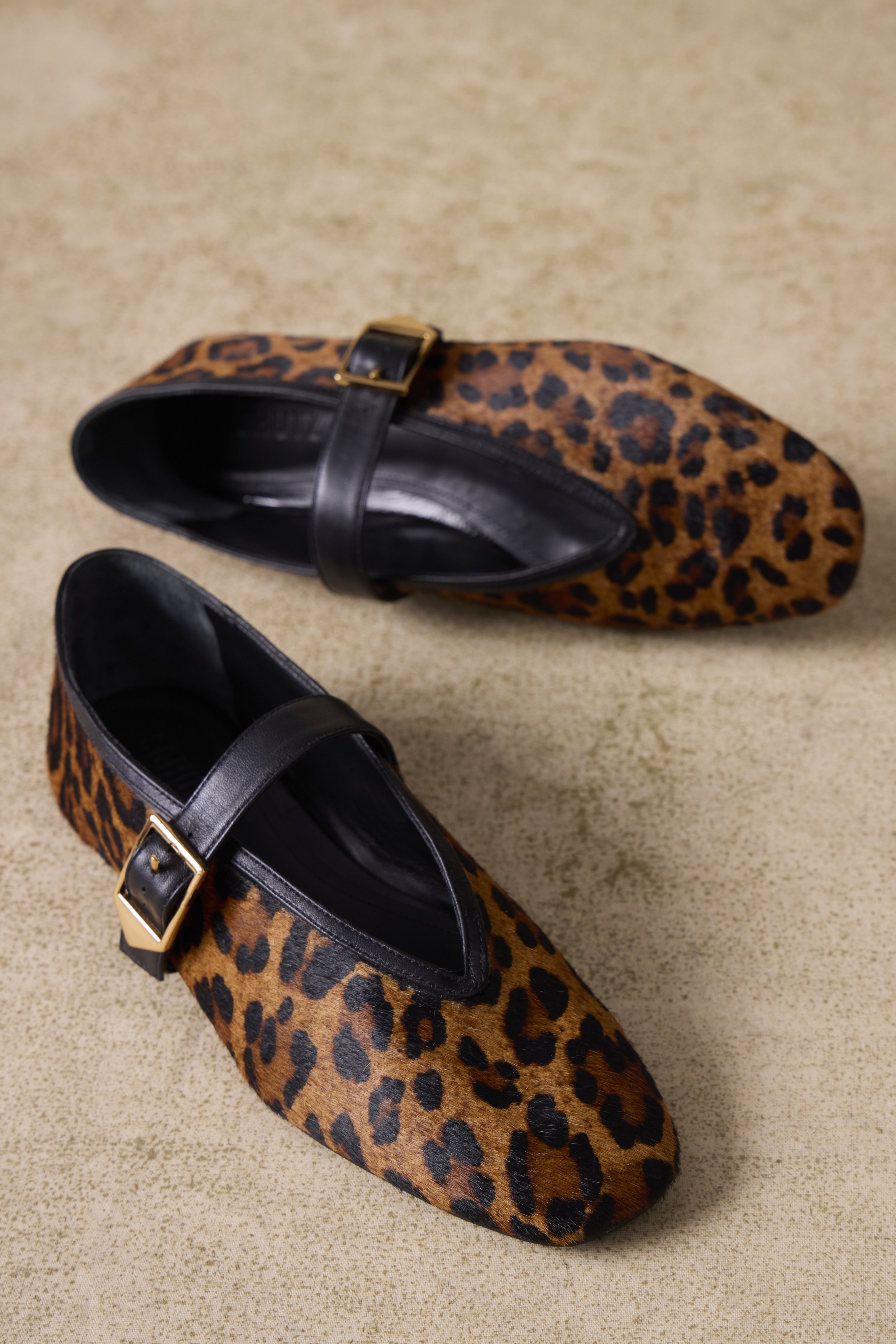 062325_AugOmniLaydowns_Look4_LeopardShoes_0302.jpg
