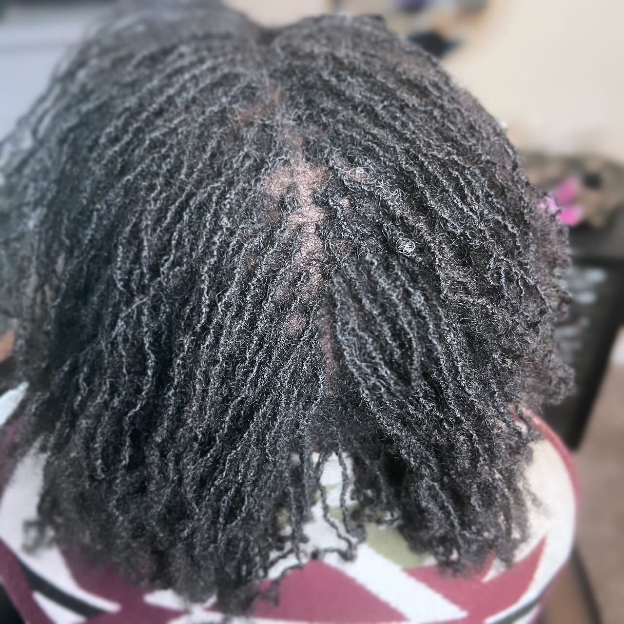TRANSFER microlocks client.

I make sure to keep the integrity of her grid. I also check to see if locs are healthy(they are) During retie sessions, it&rsquo;s always good for clients and locticians to ask each other questions. This keeps the line of