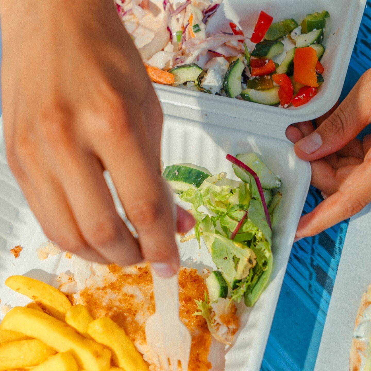 Grilled fish pack for one? No problem. A crispy, golden delight encrusted in breadcrumbs and cooked in premium Greek extra virgin olive oil.⁠
⁠
Chips and salad too, naturally. ⁠
Order online or in store.