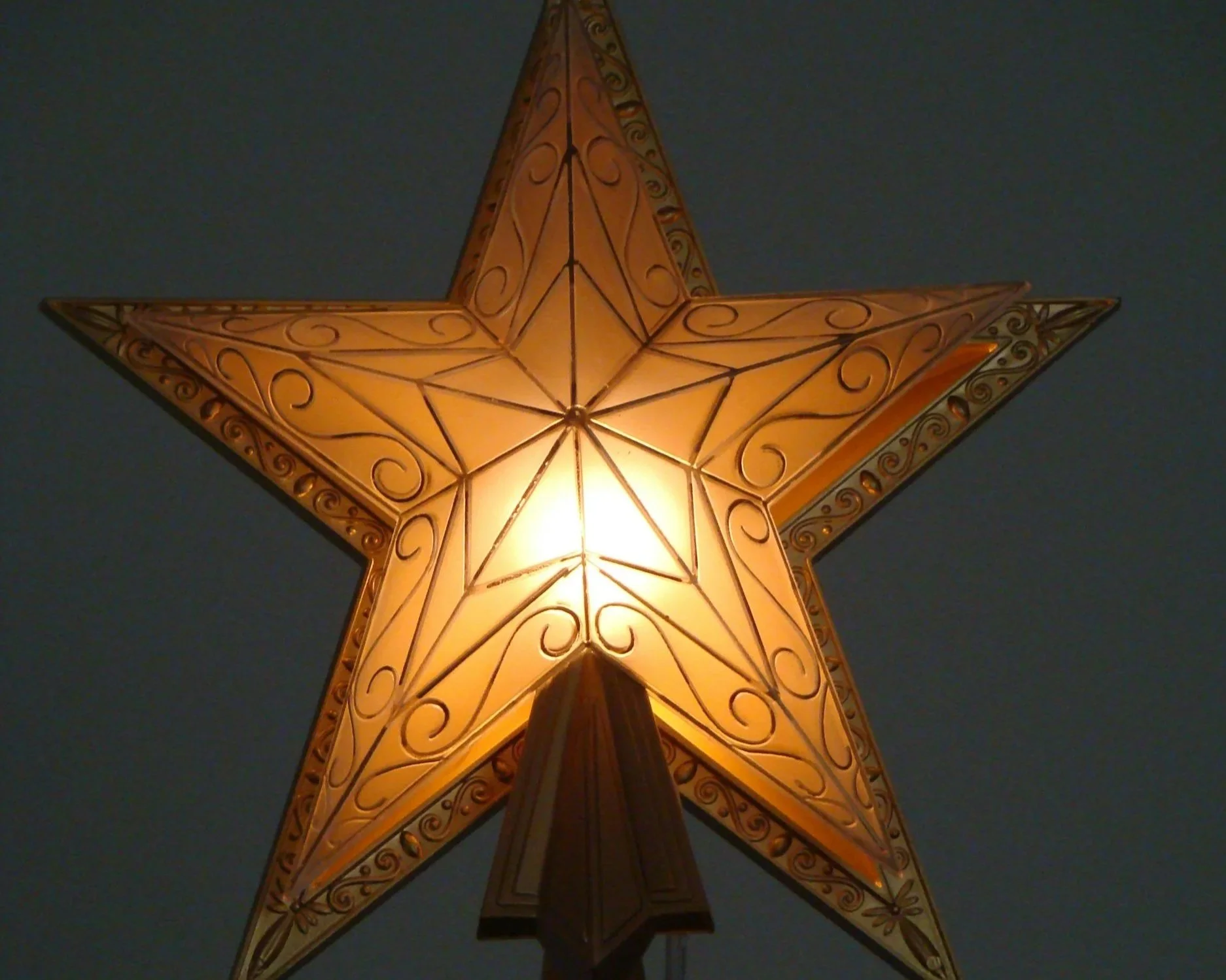 St Matthews Lutheran Church Presents: Christmas Eve Candlelight Worship