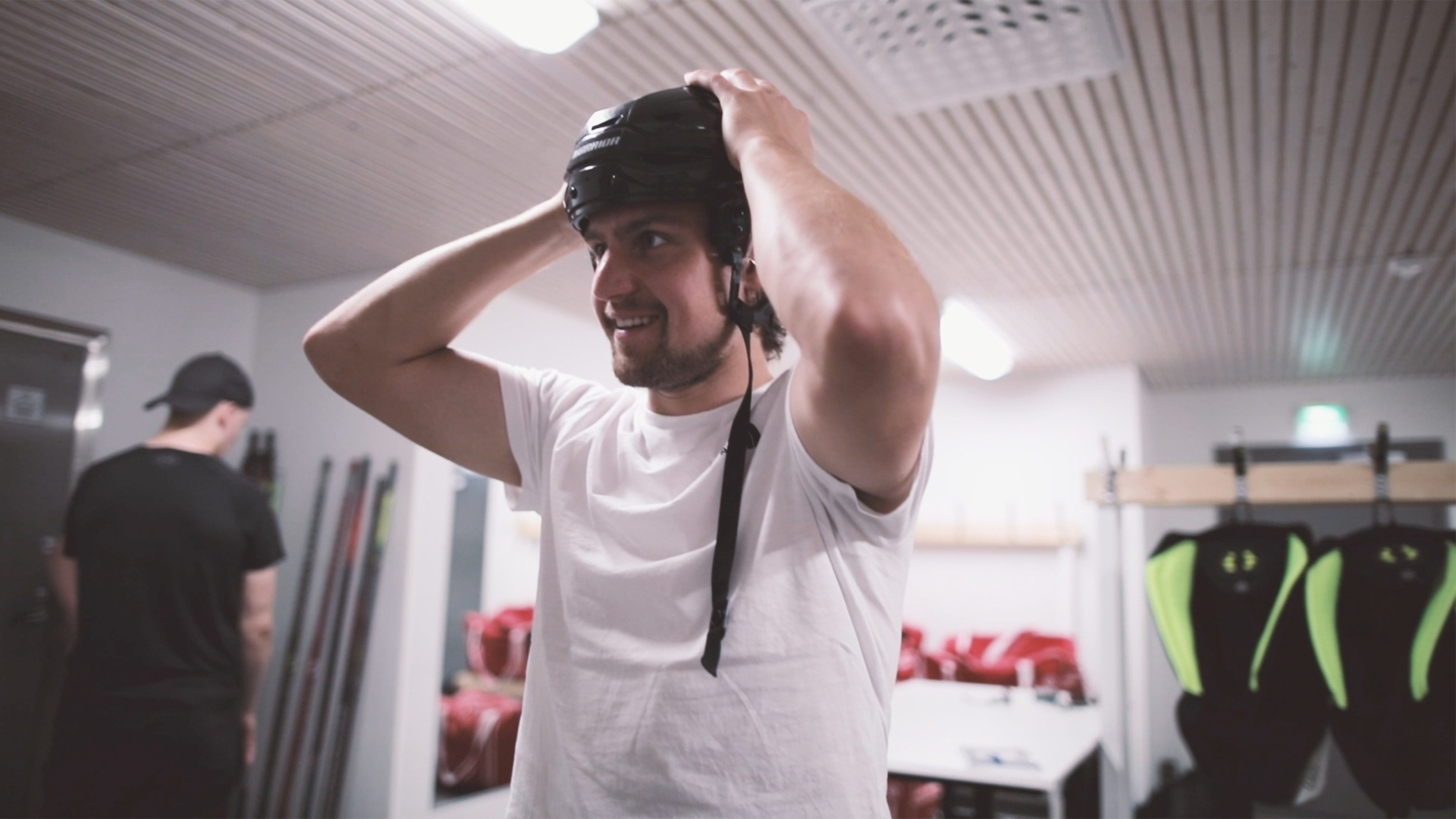 Pelaajille Warrior-varusteet - "Innoissaan pääsee koittamaan kesän jälkeen"