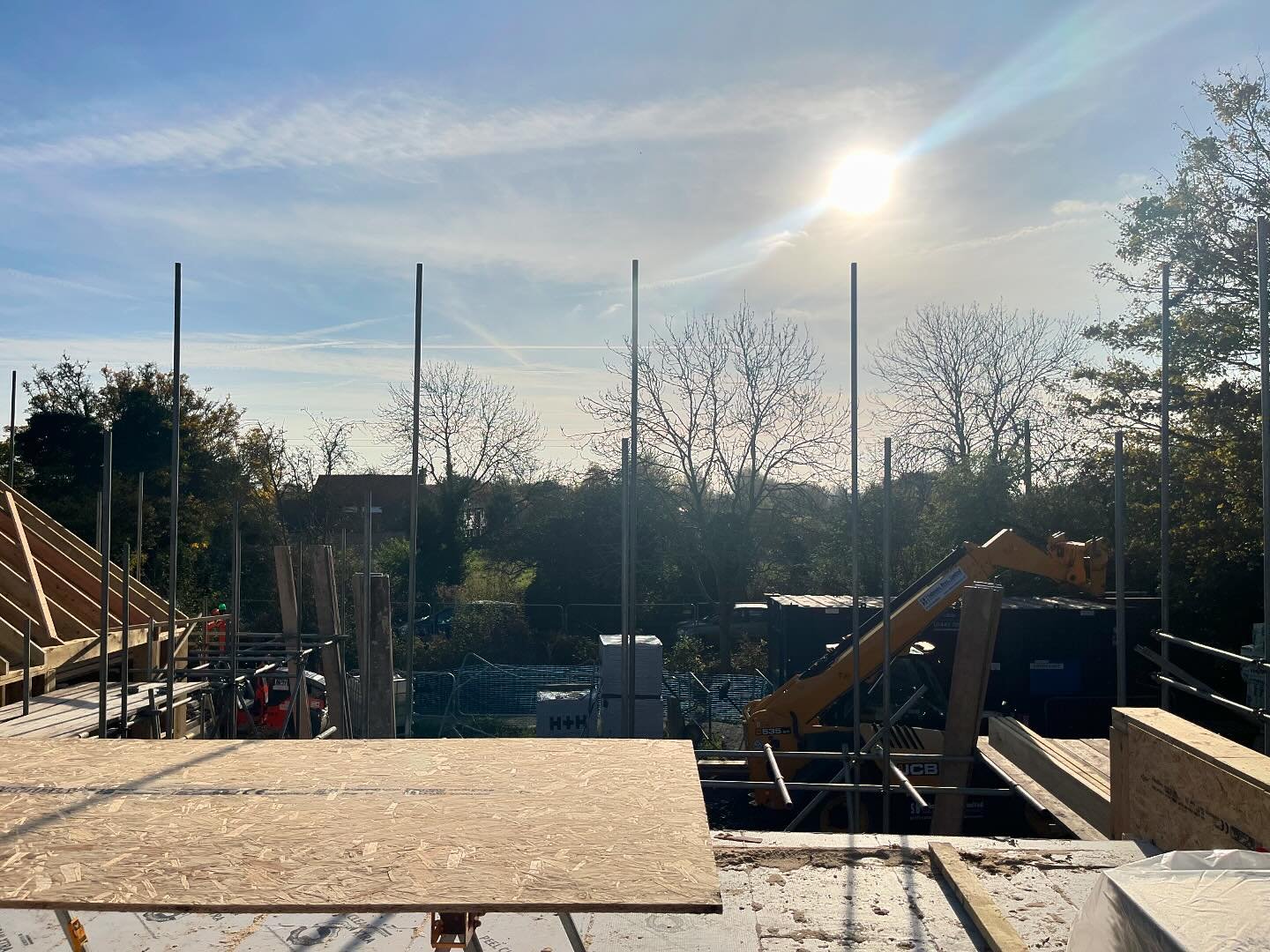 This certainly will be a room with a view for @emma_thebest_page_inthebook at our Aldreth project. Full steam ahead with @salmonsbrothers
#roomwithaview #newbuild #sustainablearchitecture #ecobuild #newbuildhome #beamandblock #construction #homeint