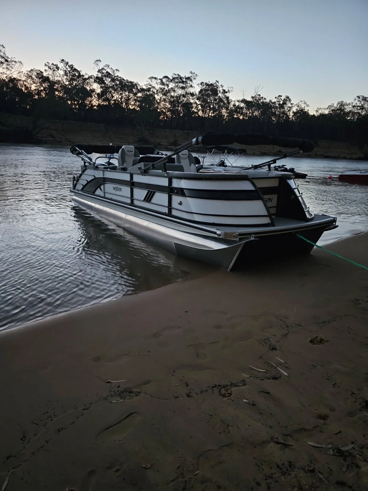 Sappire Pontoon Boat Echuca | Nexgen