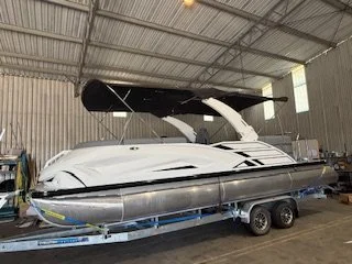 white viper nexgen pontoon boat.jpeg